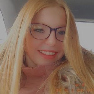 Meet your Posher, Lorie